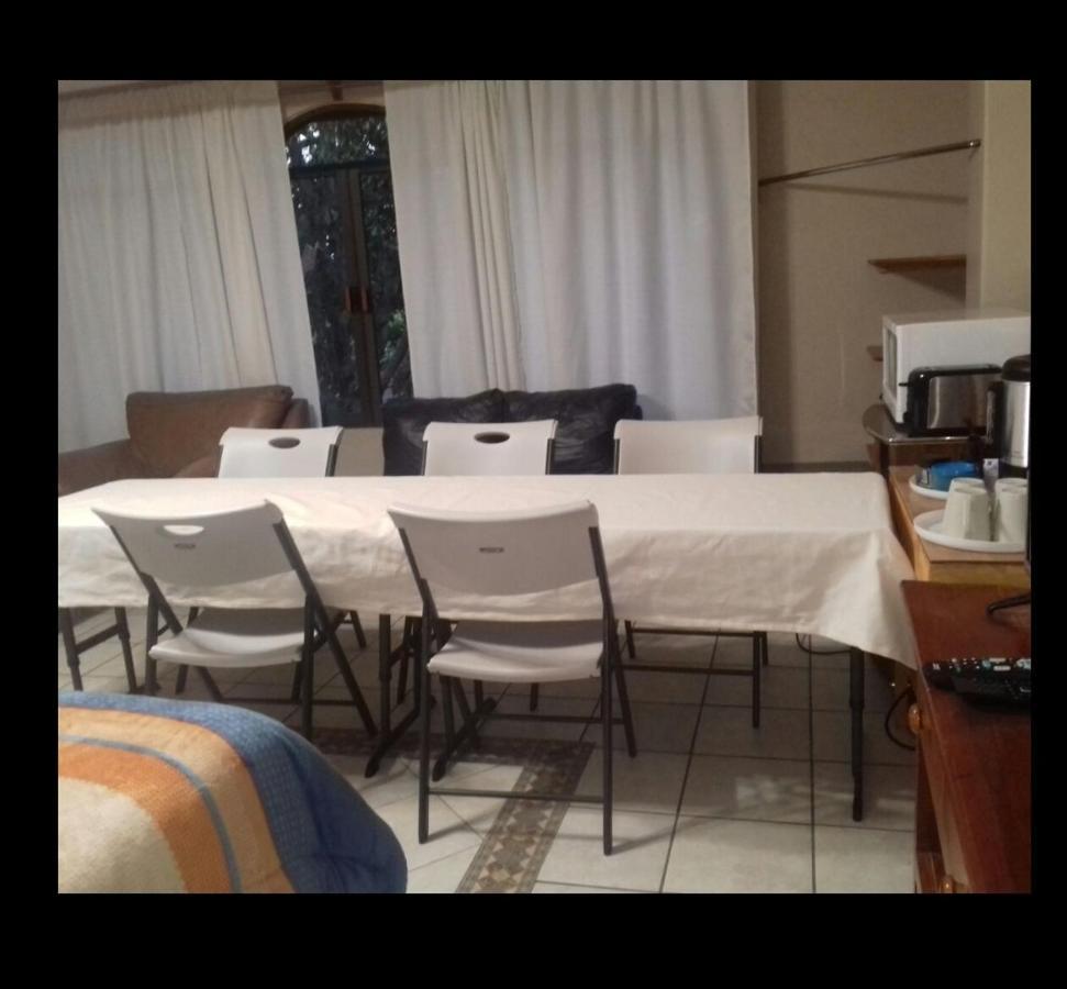 Ciudad De Mexico Unam Guest House Casa De Huespedes Bagian luar foto